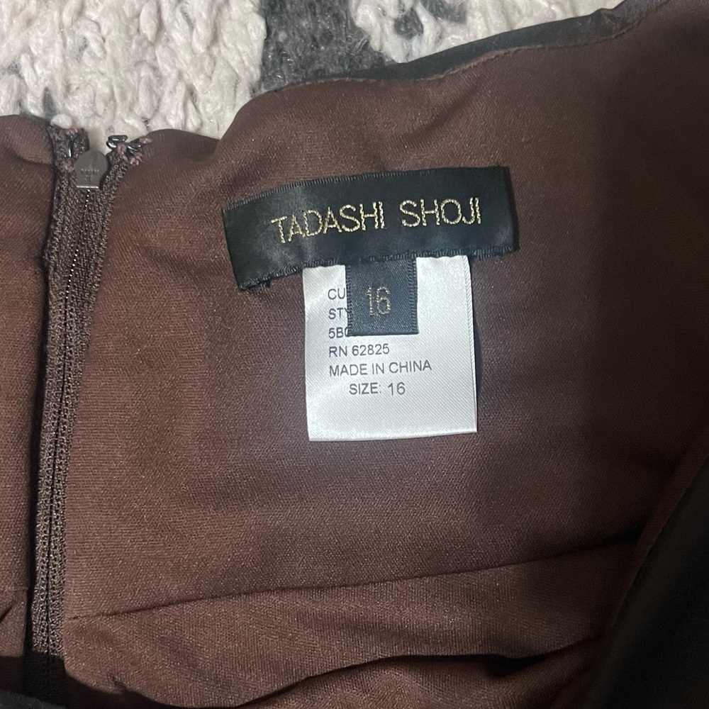 Tadashi Shoji Brown Ruched Beaded Short Sleeve Top Mother Bride Groom Size 16 - Picture 2 of 5